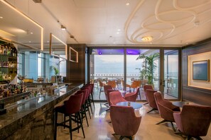 3 bars/lounges, tapas bar