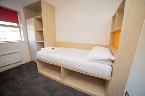 Basic Single Room (with en-suite)