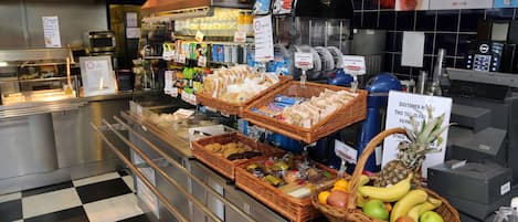 Daily full breakfast (GBP 6.00 per person)