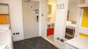 Basic Single Room (with en-suite) | 1 bedroom, desk, free WiFi, bed sheets