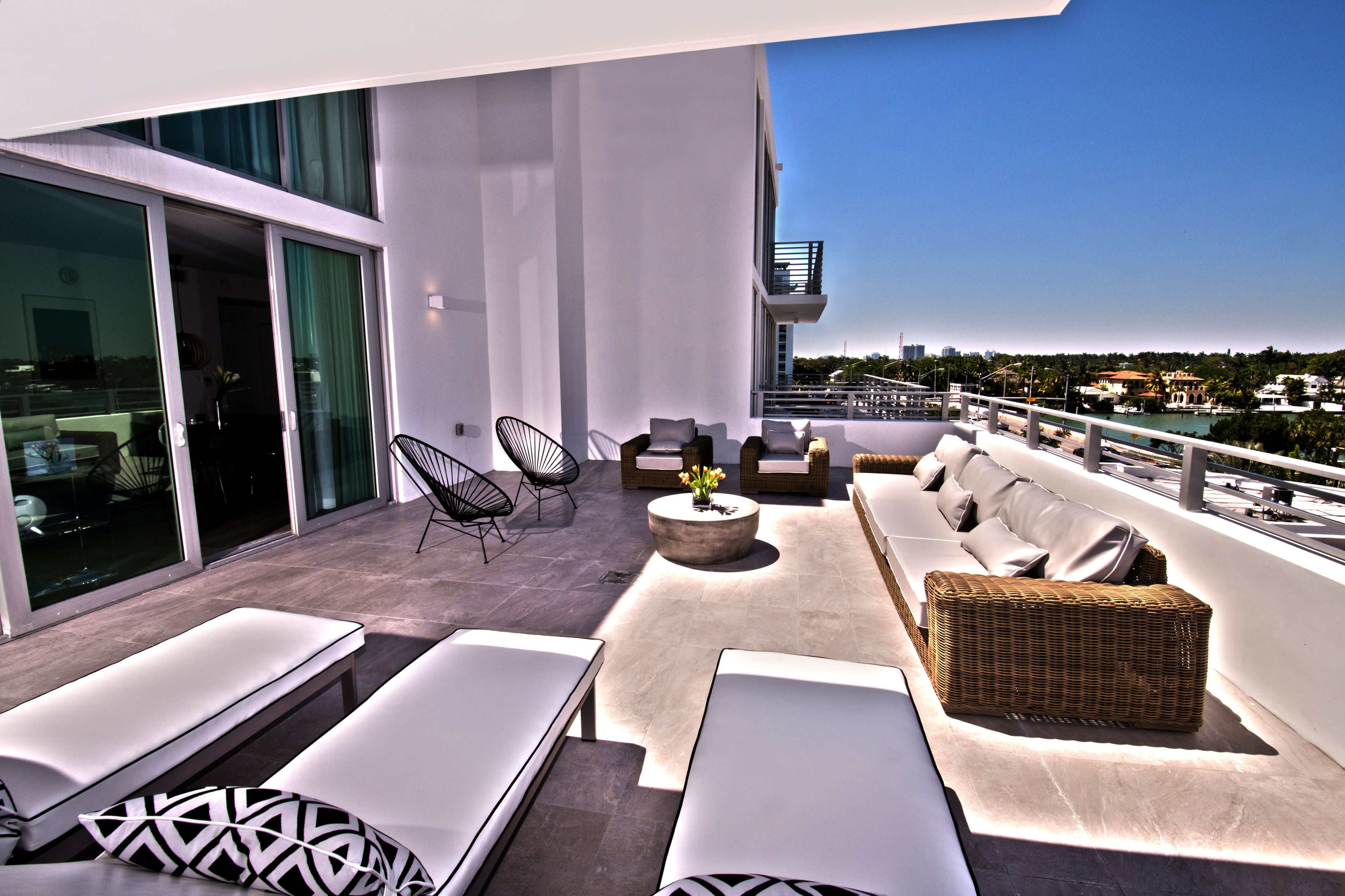 terrace one bedroom corner suite with extra large balcony | terrace/patio