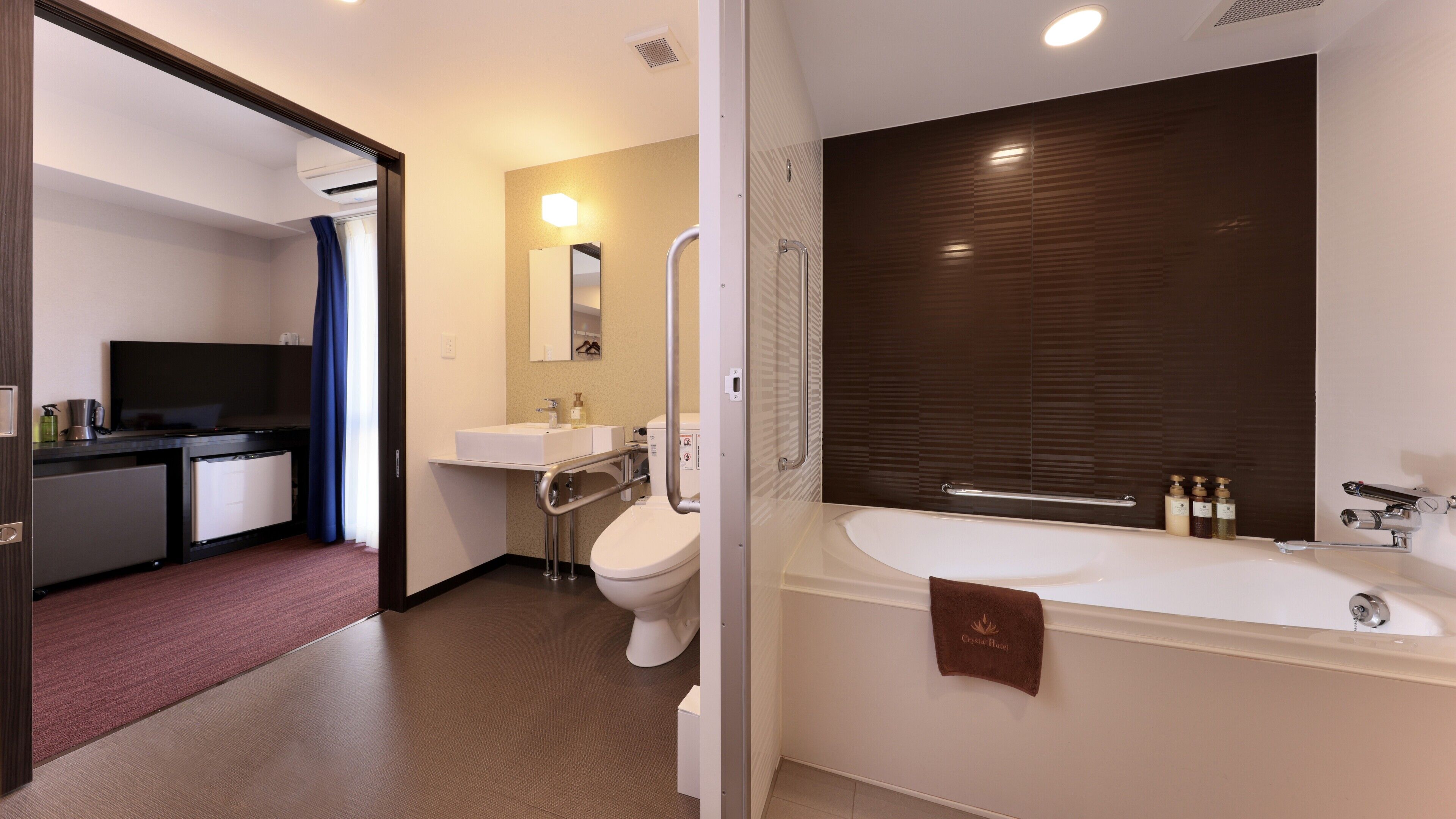 separate bathtub and shower, deep-soaking bathtub, free toiletries