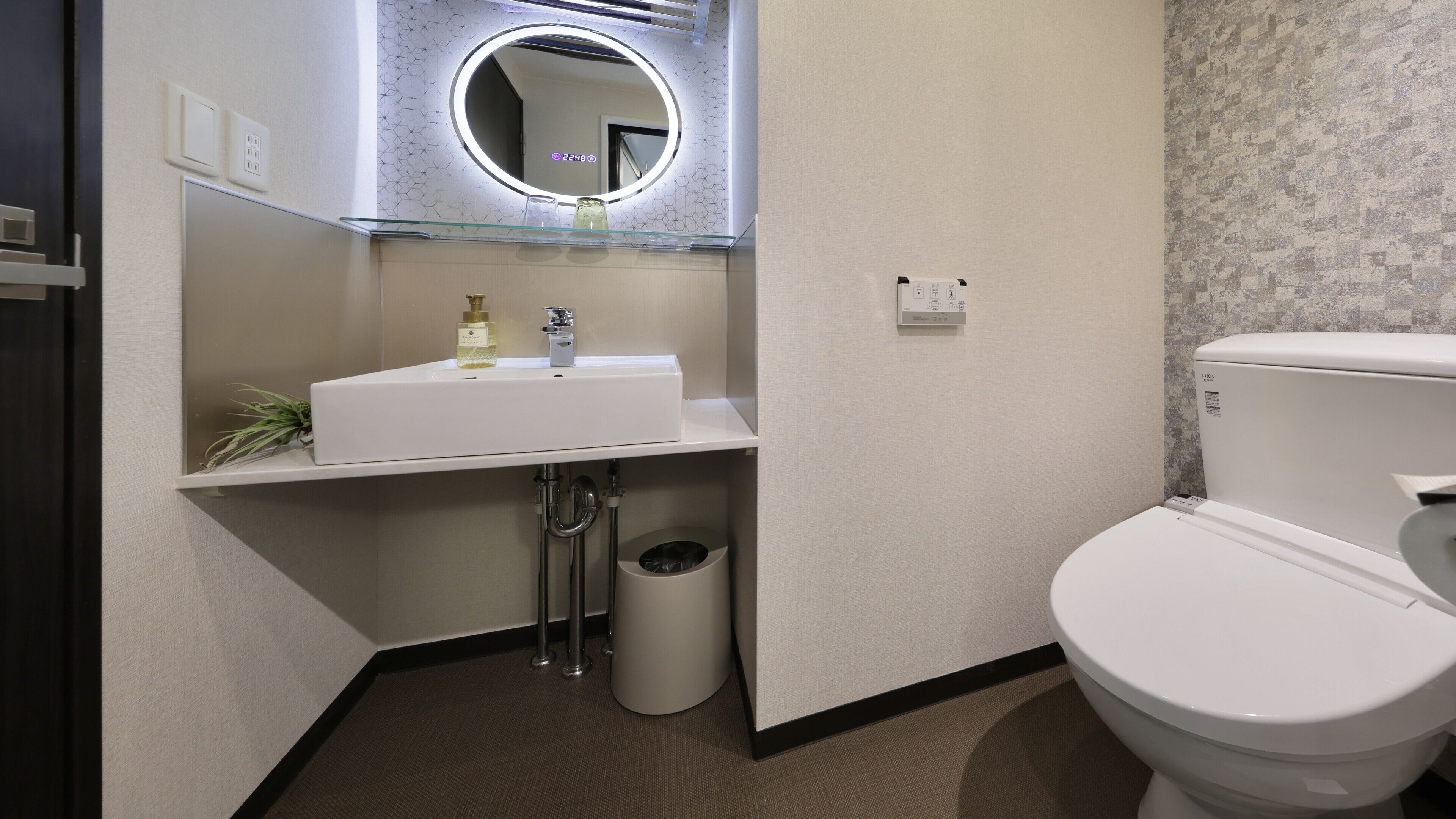 1 bedroom, down duvets, individually decorated, blackout curtains