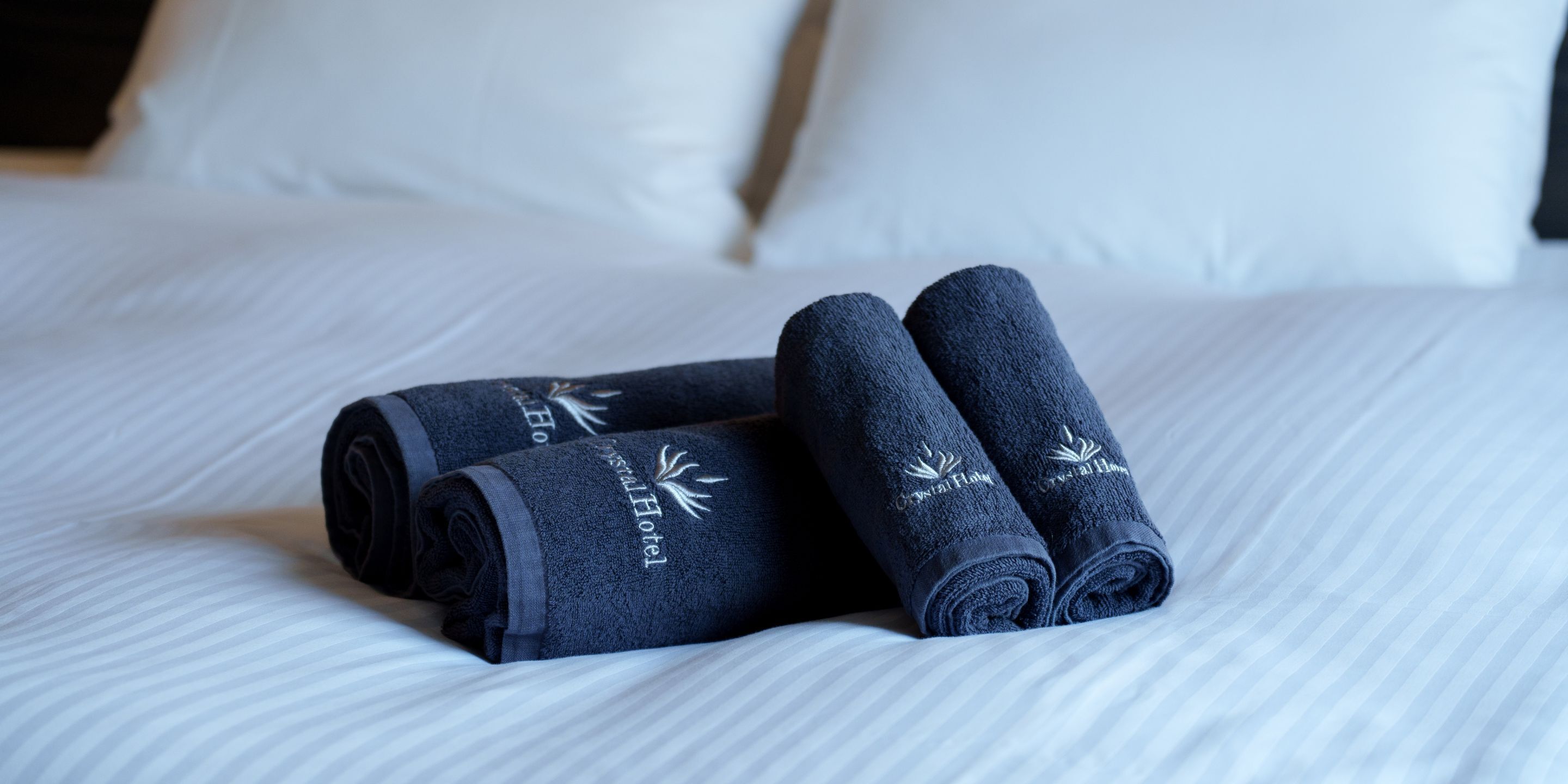 separate bathtub and shower, deep-soaking bathtub, free toiletries