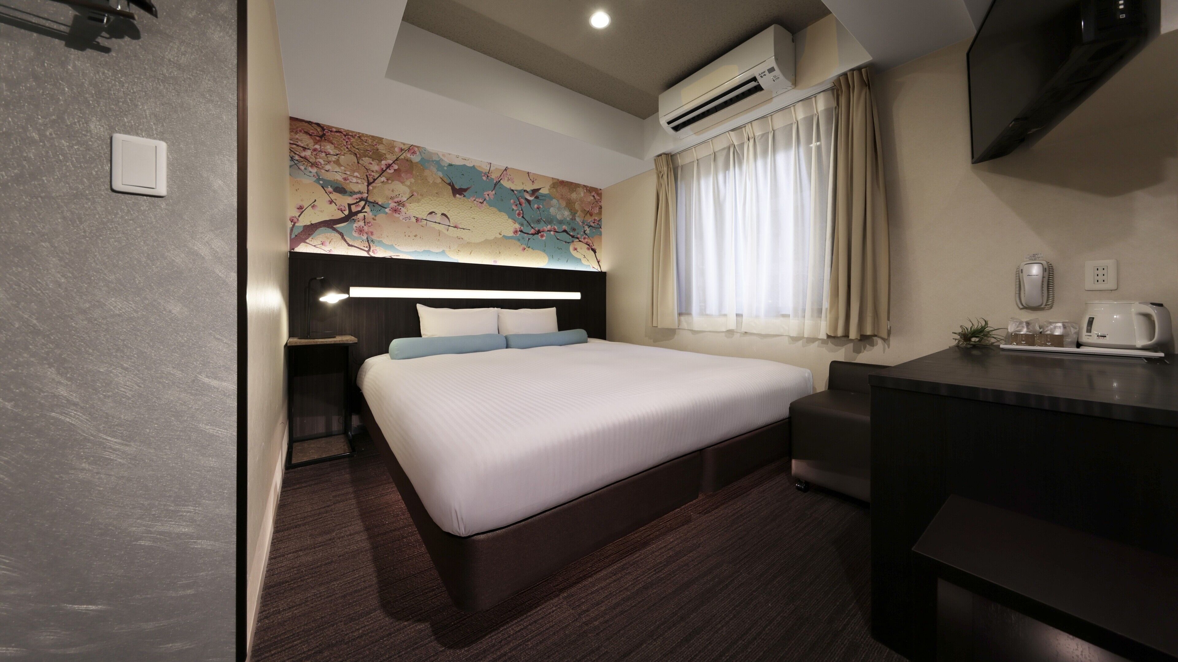 1 bedroom, down duvets, individually decorated, blackout curtains