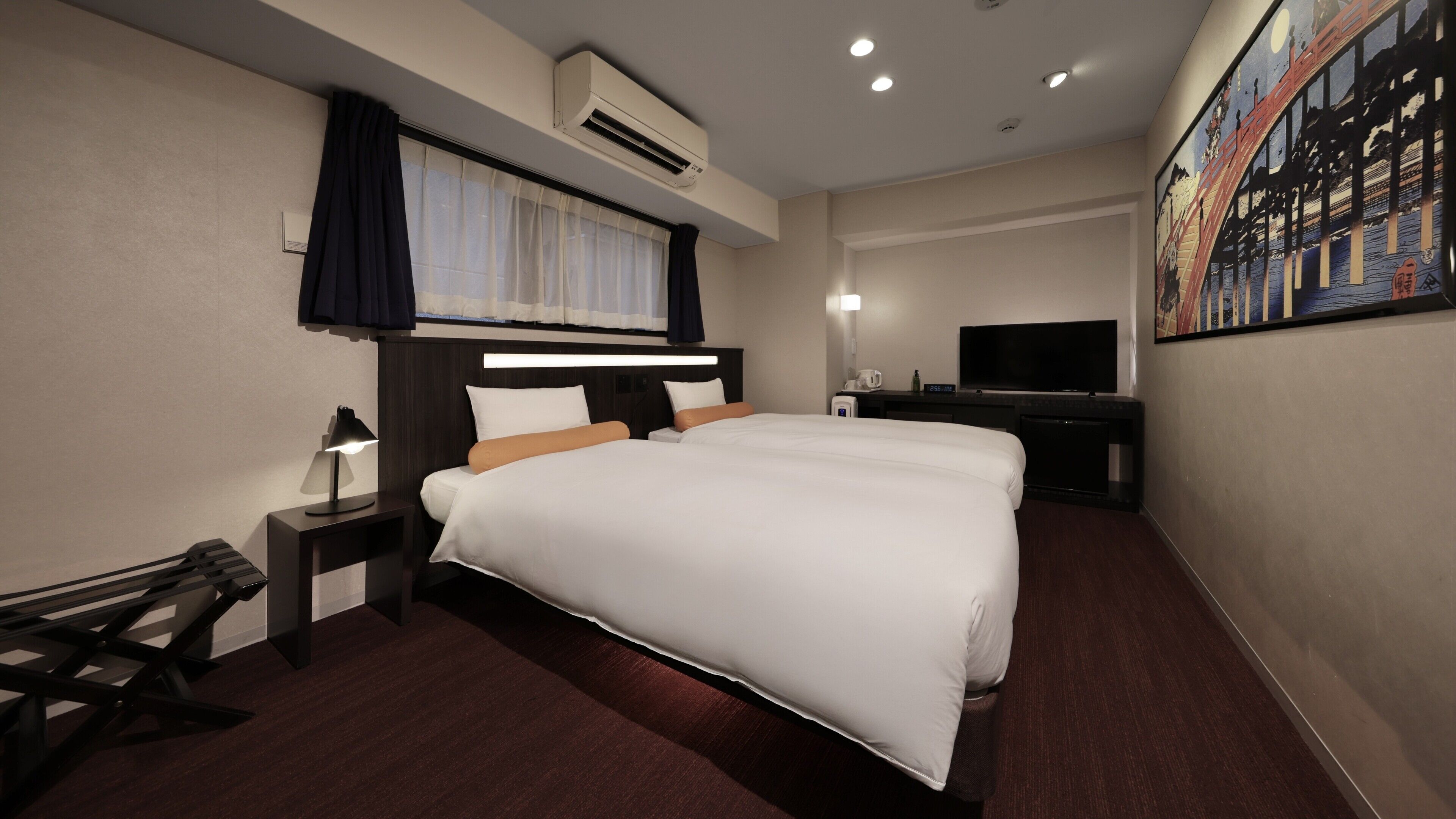 1 bedroom, down duvets, individually decorated, blackout curtains