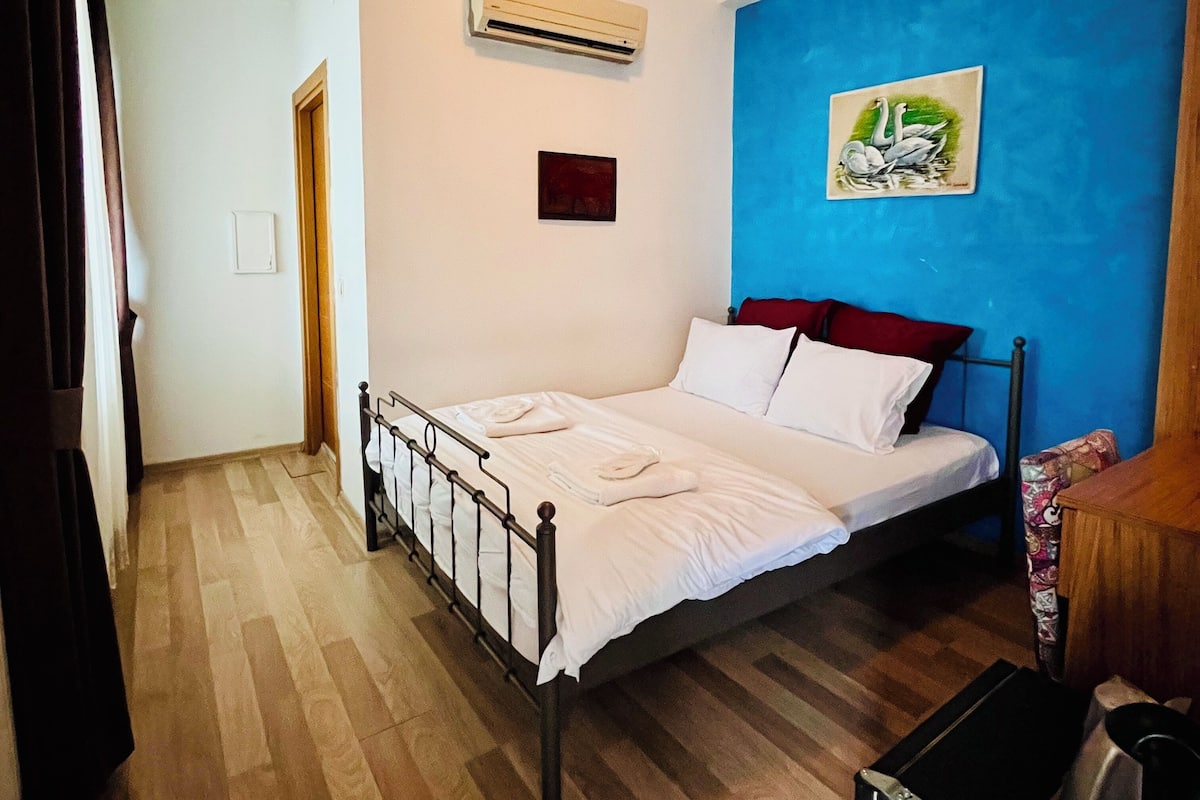 Wifi gratis y ropa de cama