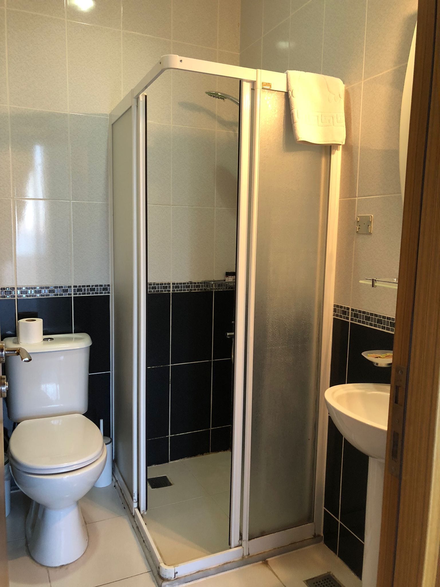 deluxe room, balcony, sea view | bathroom | shower, free toiletries, hair dryer, slippers