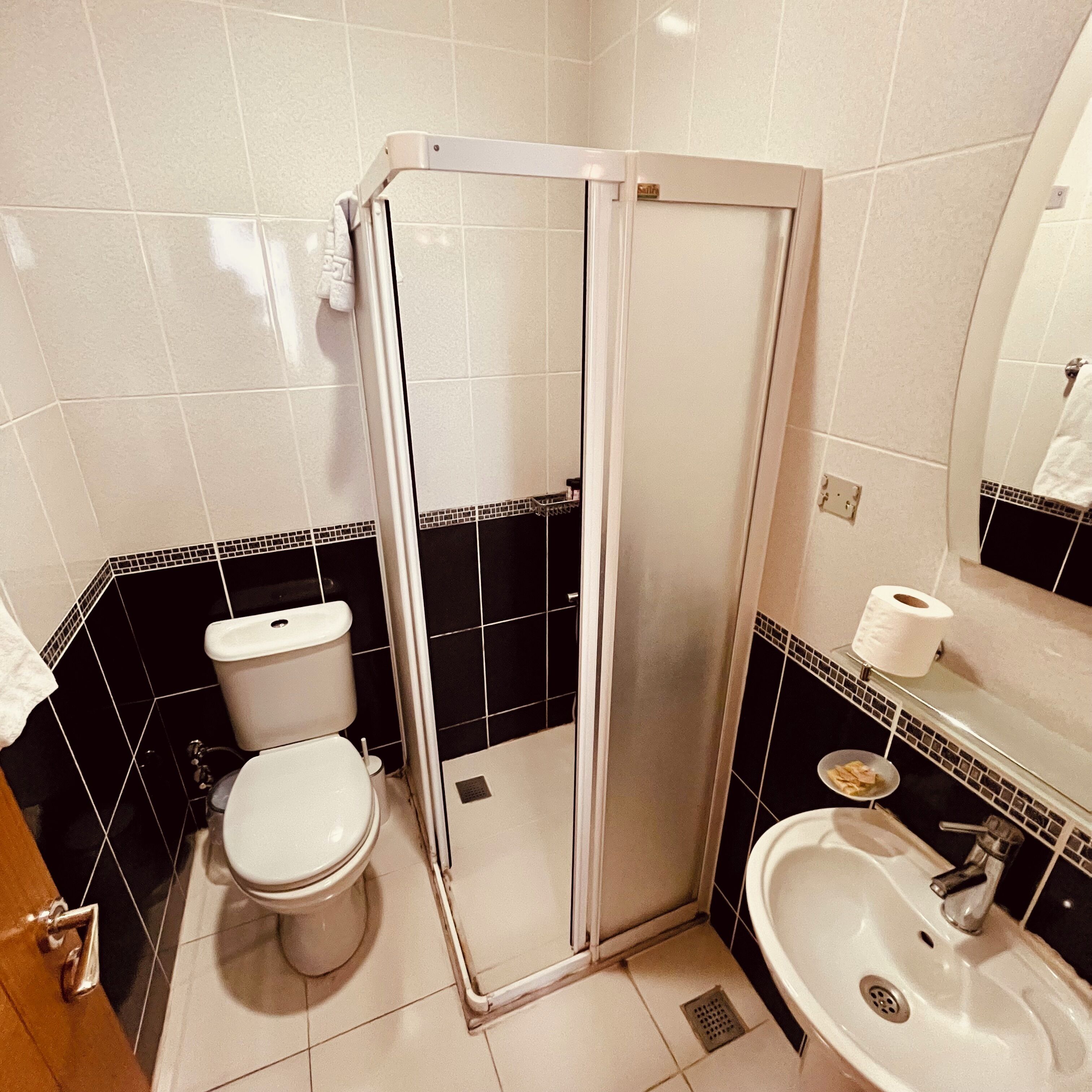 deluxe room, balcony, sea view | bathroom | shower, free toiletries, hair dryer, slippers