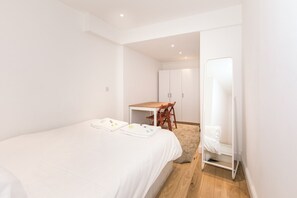 Apartment, 1 Bedroom | 1 bedroom, iron/ironing board, free WiFi, bed sheets - Eson 2 - The Westbourne Terrace Cocoon (London)