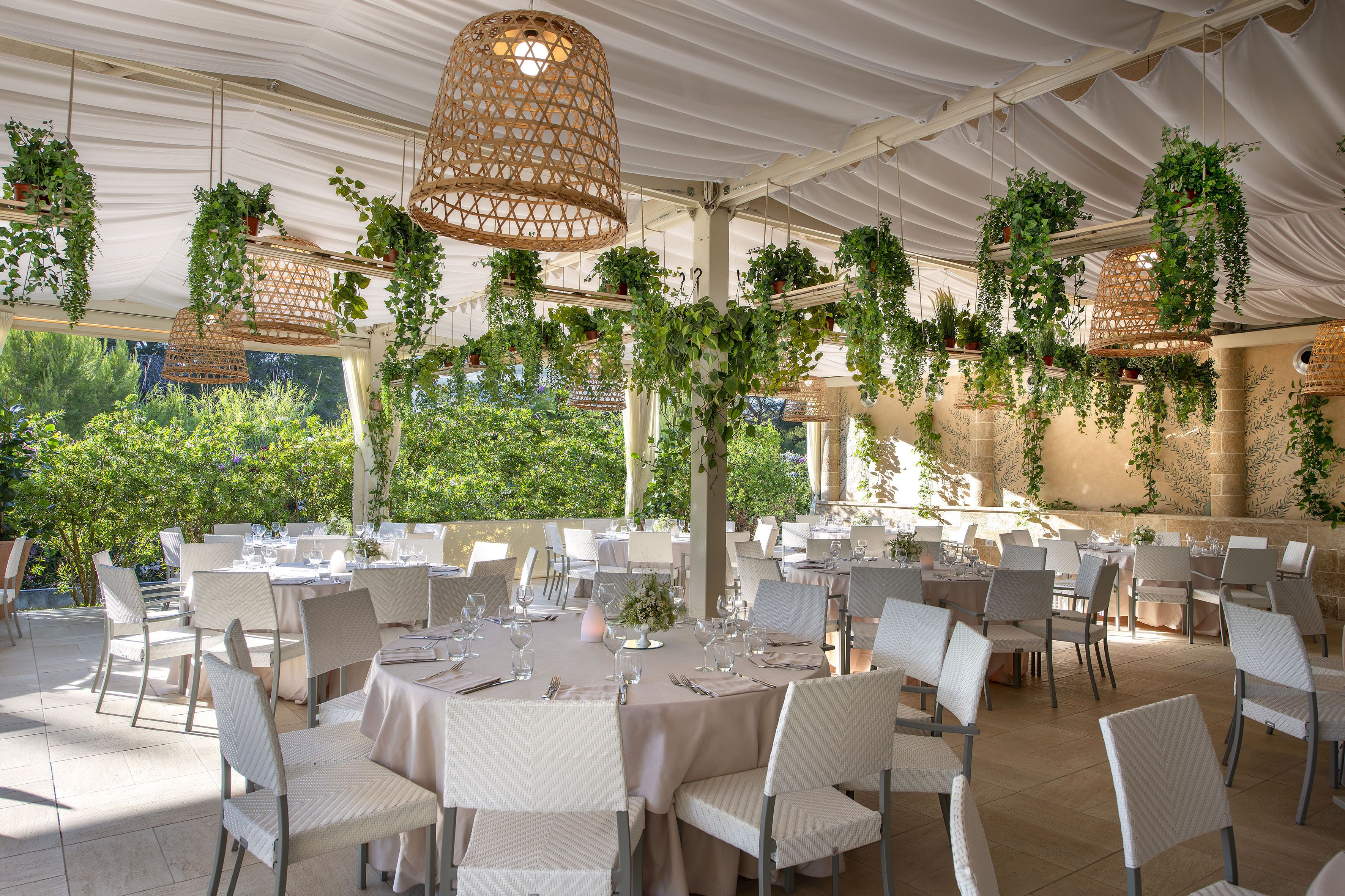 Breakfast, lunch, dinner served; Mediterranean cuisine 