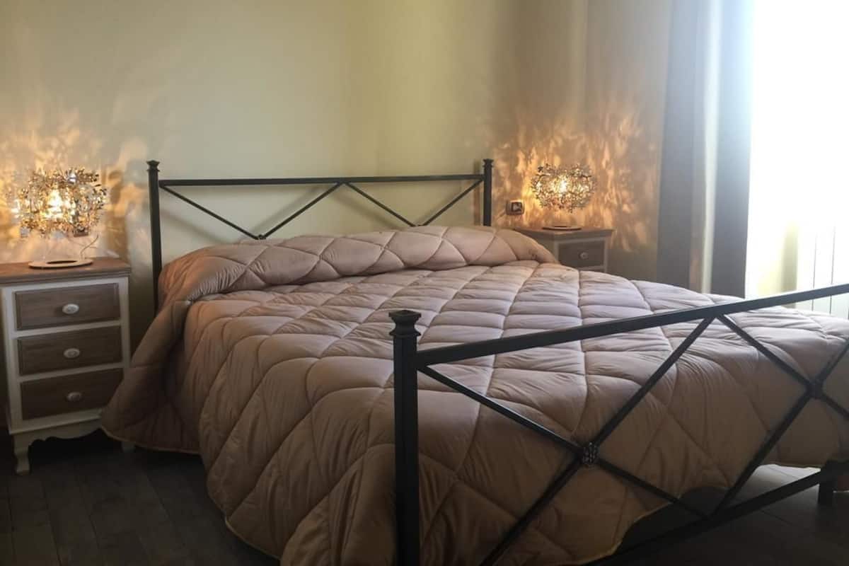 Chambres insonorisées, Wi-Fi gratuit, draps fournis