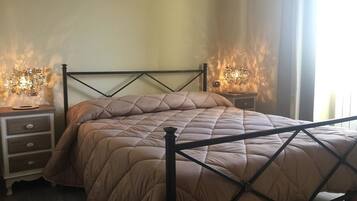 Schallisolierte Zimmer, kostenloses WLAN, Bettwäsche, Rollstuhlgeeignet