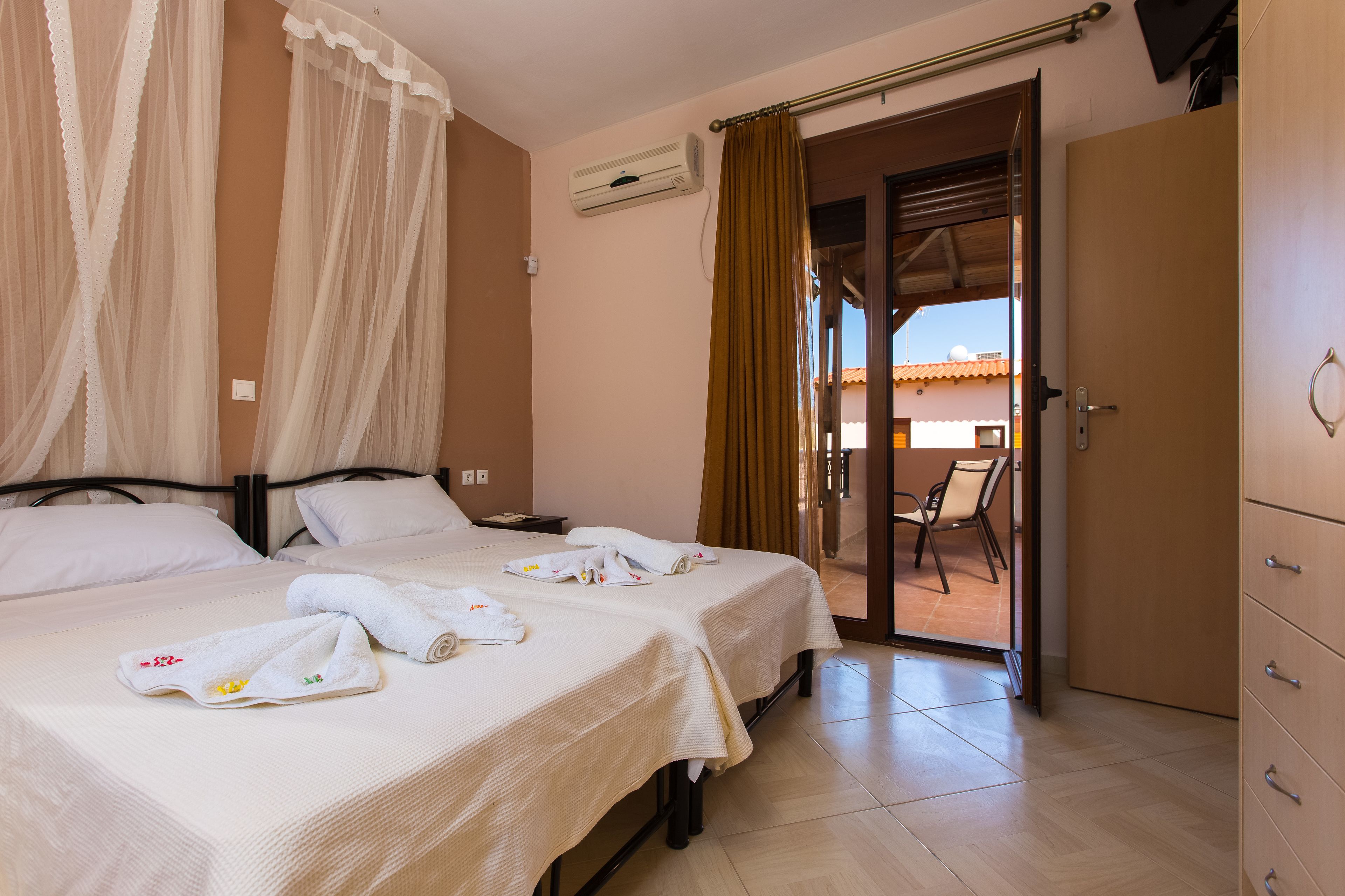 Luxury Villa (Villa San Antonio) | Premium bedding, minibar (some free items), soundproofing