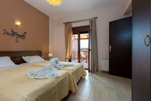 Luxury Villa (Villa Maria) | Premium bedding, free minibar items, individually decorated