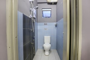 Ducha, artículos de tocador gratuitos, bidet, toallas