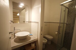 Double Room | Bathroom - The Old Station Rooms (La Spezia)