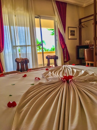 Superior Double Room, 1 Double Bed, Pool Access, Ocean View | Minibar, in-room safe, desk, laptop workspace. Golden Hill Parker Hotel