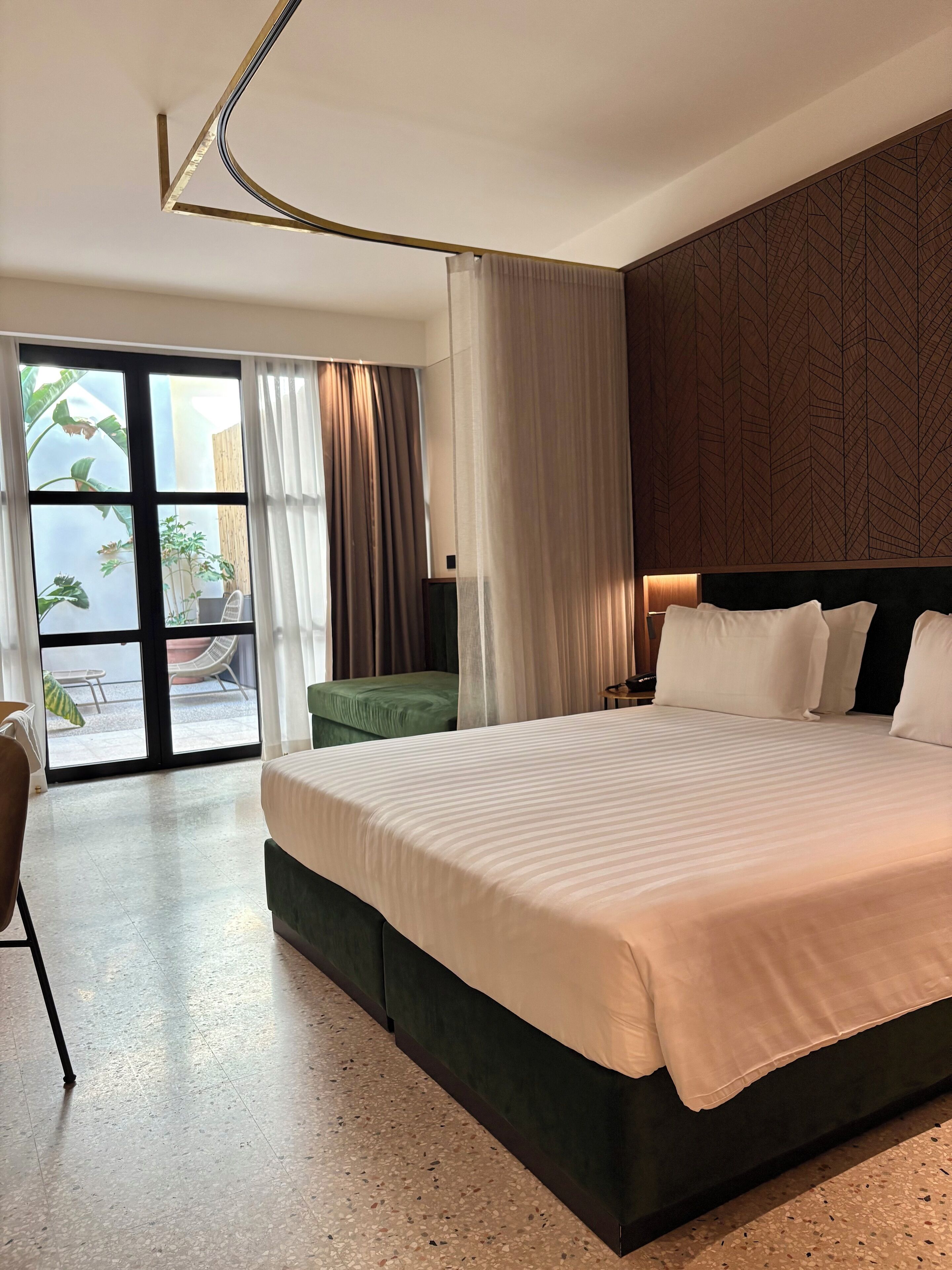 Prestige with Private Garden - Vertical Garden Area | 低過敏寢具、羽絨被、迷你吧、客房內保險箱