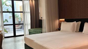 Prestige with Private Garden - Vertical Garden Area | 1 bedroom, hypo-allergenic bedding, down duvets, minibar