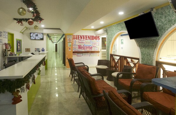 Lobby sitting area - El Vecino (San Andrés)