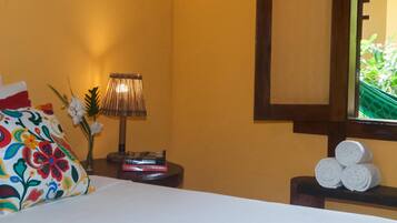 Quarto casal ou duplo | Cofres nos quartos, Wi-Fi de cortesia, roupa de cama