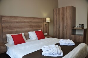 標準雙人房 | 客房內保險箱、遮光布/窗簾、隔音、熨斗/熨衣板