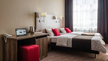 Standard Twin Room | In-room safe, blackout drapes, soundproofing, iron/ironing board