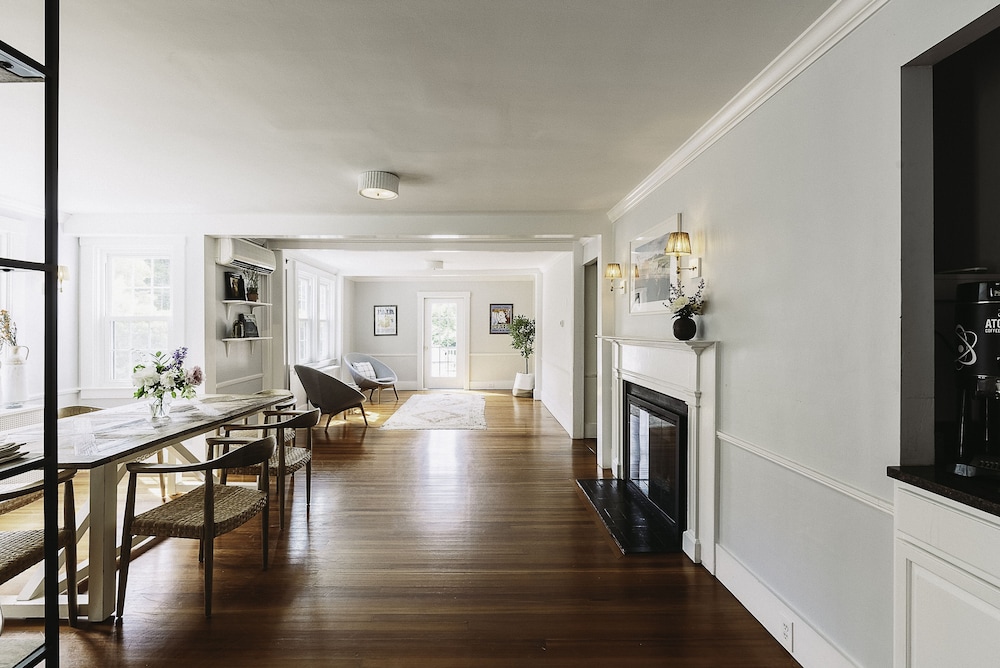 Lambert's Cove Inn & Resort by null