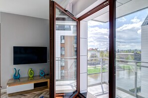 Deluxe-Apartment, 2 Schlafzimmer, 2 Bäder | Blick auf das Wasser