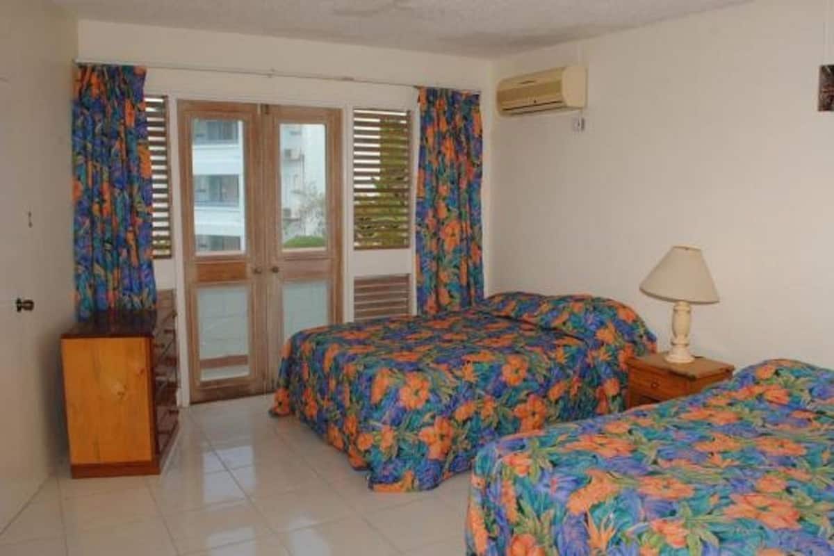 Economy Apartment, 1 Double Bed | 1 bedroom, iron/ironing board, free WiFi, bed sheets