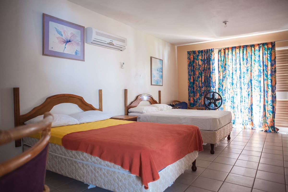Economy Apartment, 1 Double Bed, Courtyard View | 1 bedroom, iron/ironing board, free WiFi, bed sheets