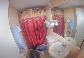 Shower, free toiletries, towels - Sand Dreams Beach at Turtle Towers (Ocho Rios)