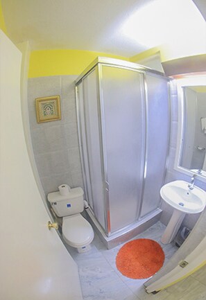 Shower, free toiletries, towels - Conch Shell Beach Studio at Sandcastles Resort (Ocho Rios)