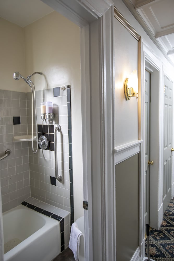Hayes Valley Inn by null