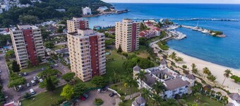 Sky Blue Beach Studio at Turtle Tower