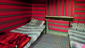 Barraca, 2 camas de solteiro | Cofres nos quartos, quartos à prova de som