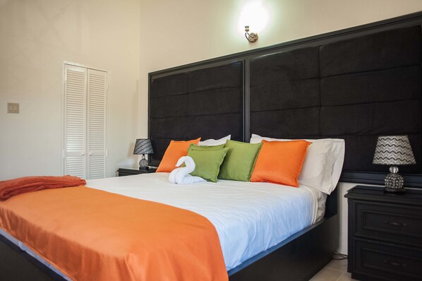 Comfort Cottage, 3 Bedrooms, Accessible, Private Pool | 3 bedrooms, iron/ironing board, free WiFi, bed sheets