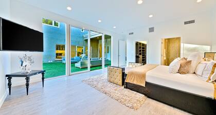Beverly Hills Luxury Modern Palace