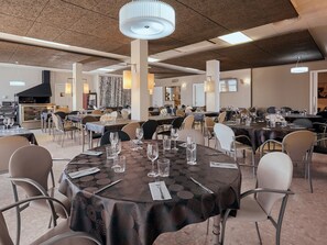Restaurant - Hostal Nobadis (Cervera)