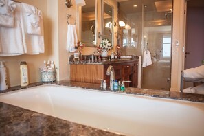 Luxury Apartment, 2 Bedrooms, Beach View, Beachfront | Bathroom - Palmyra Luxury Suites (Montego Bay)