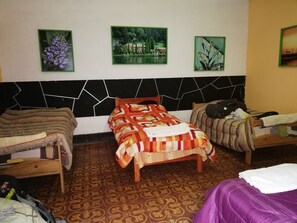 Gemeinsamer Schlafsaal, Gemischter Schlafsaal, Gemeinschaftsbad (6 pax)