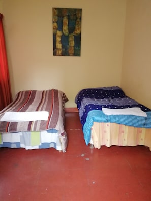 Dormitorio compartido, dormitorio mixto, baño compartido (2 pax)