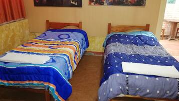 Shared Dormitory, Mixed Dorm, Shared Bathroom (4 pax)