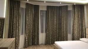 舒適三人房, 1 間臥室 | 迷你吧、熨斗/熨衫板、免費 Wi-Fi、床單