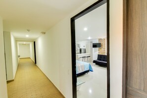 Hallway - Funcional departamento estudio con bella vista 506 (Medellín)