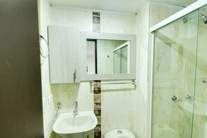 公寓, 1 張標準雙人床及 1 張梳化床 | 浴室 | 淋浴設備、免費梳洗用品、提供毛巾