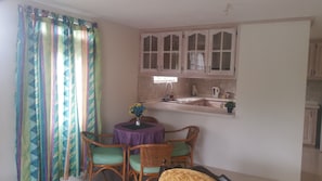 Design Apartment, 2 Double Beds | In-room dining - 3 Angels (Bridgetown)