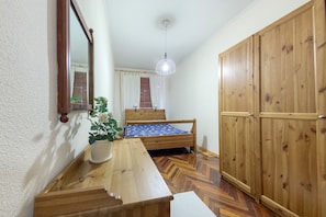 Iron/ironing board, rollaway beds, free WiFi, bed sheets