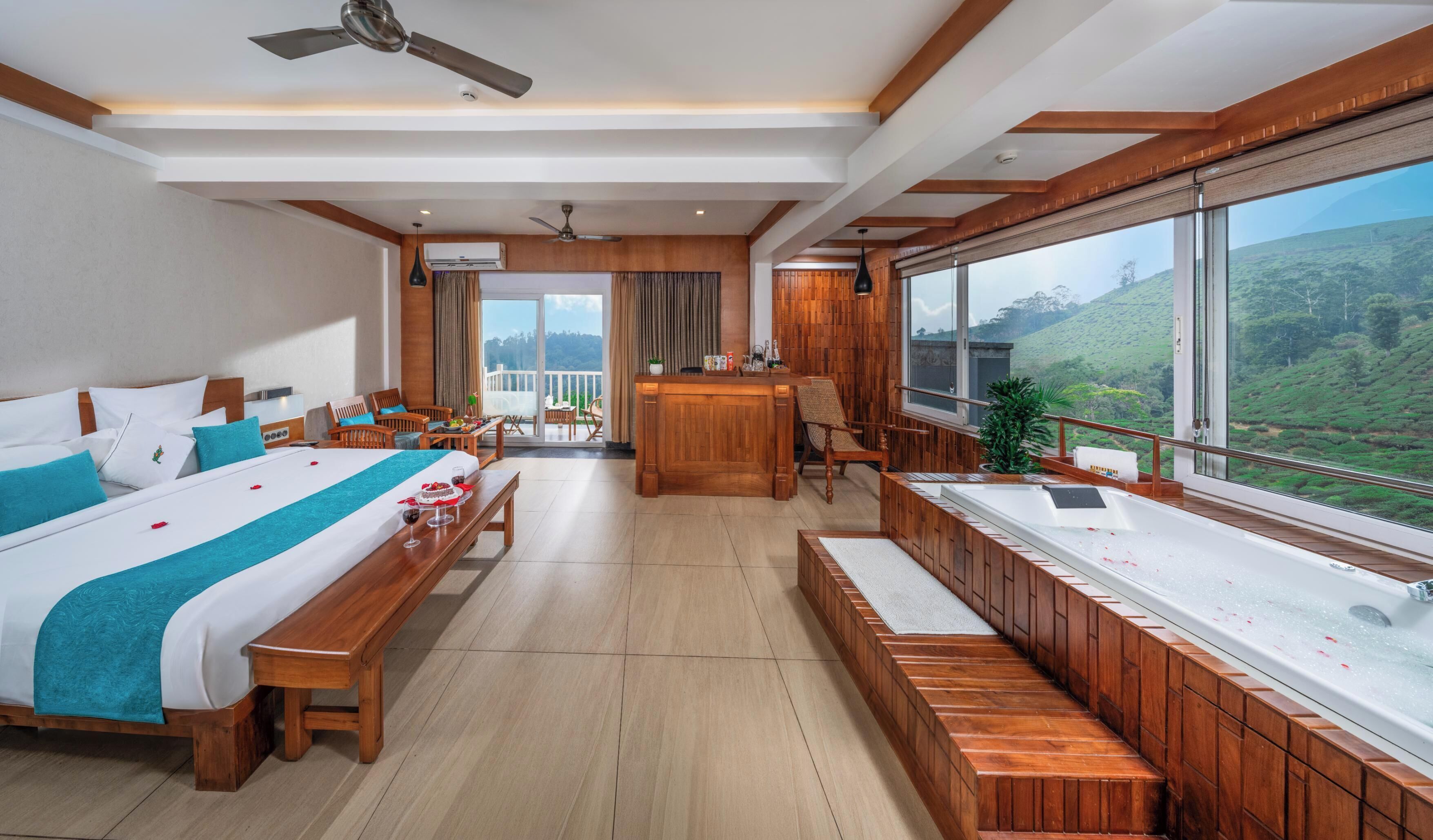 Honeymoon Suite | Premium bedding, pillow-top beds, minibar, in-room safe